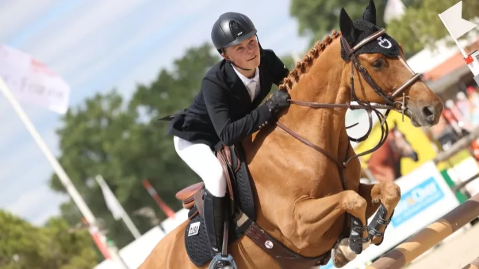 Hiltone du Gué, champion de France des poneys de 7 ans en saut d’obstacles