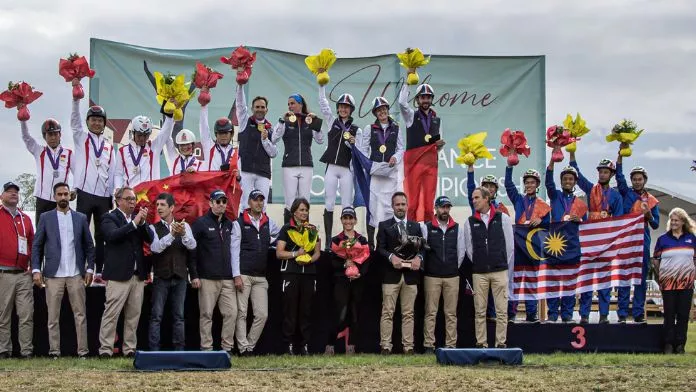 L'équipe de France d'endurance championne du monde à Monpazier