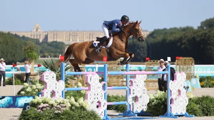 Julien Epaillard et Dubai du Cèdre Jeux olympiques saut d'obstacles Versailles 2024