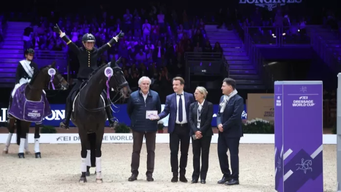 Sur le podium de l’étape Coupe du monde, Pauline Basquin et Sertorius de Rima Z*IFCE ont fait danser Lyon