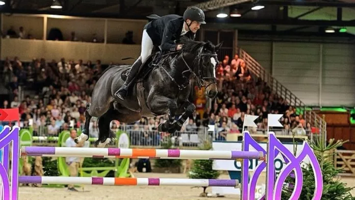 Le CSI 4* de Rouen s’est achevé ce dimanche 24 novembre par un Grand Prix en deux manches disputé. Avec le double sans-faute le plus rapide, Titouan Schumacher s’est imposé avec Illusion, qui remporte en Seine-Maritime son deuxième Grand Prix à 1.55m de la saison